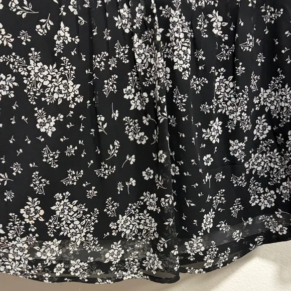 Charter Club Black White Floral Sheer Blouse Petite Small - Picture 6 of 12